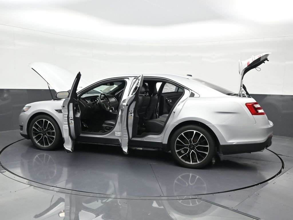 Used 2018 Ford Taurus SHO w/ Driver Assist Package image 33