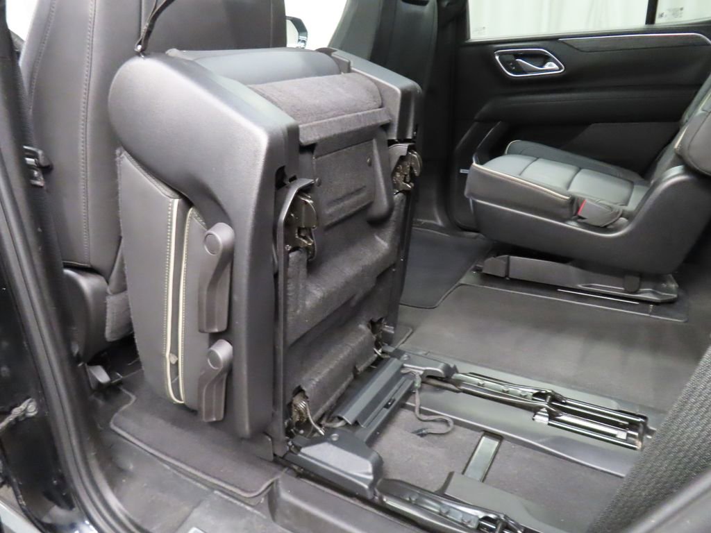 Used 2024 GMC Yukon SLT w/ SLT Luxury Package AWD/4WD image 69