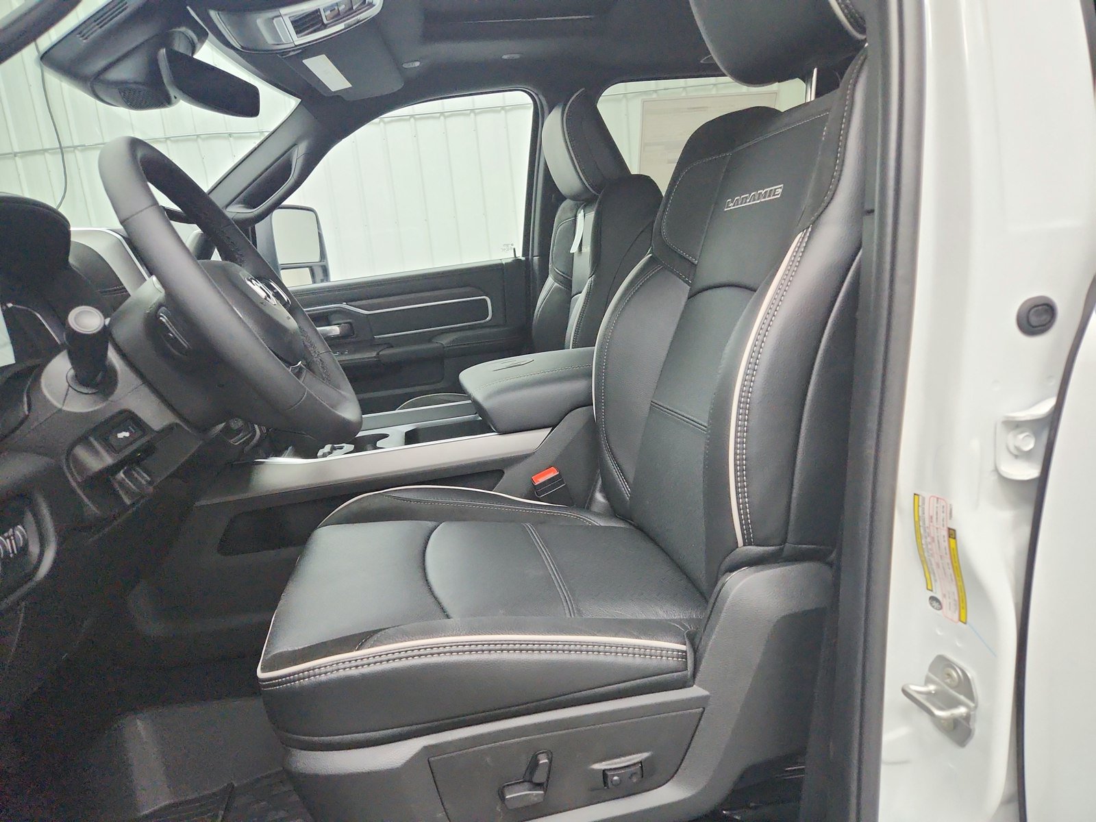 New 2026 RAM 3500 Laramie AWD/4WD image 20