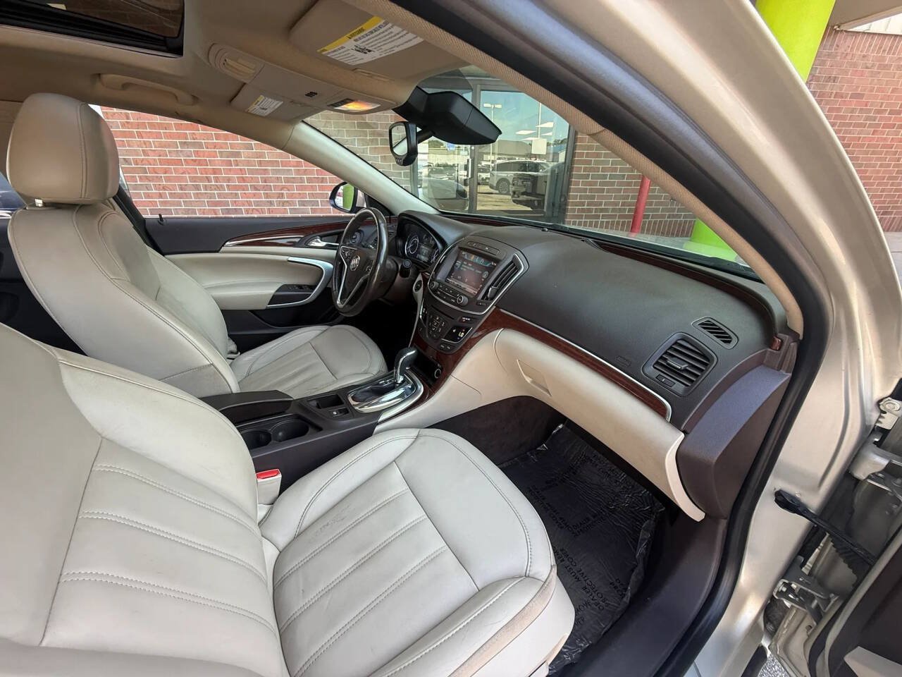 Used 2015 Buick Regal Premium w/ Driver Confidence Package #2 FWD image 24