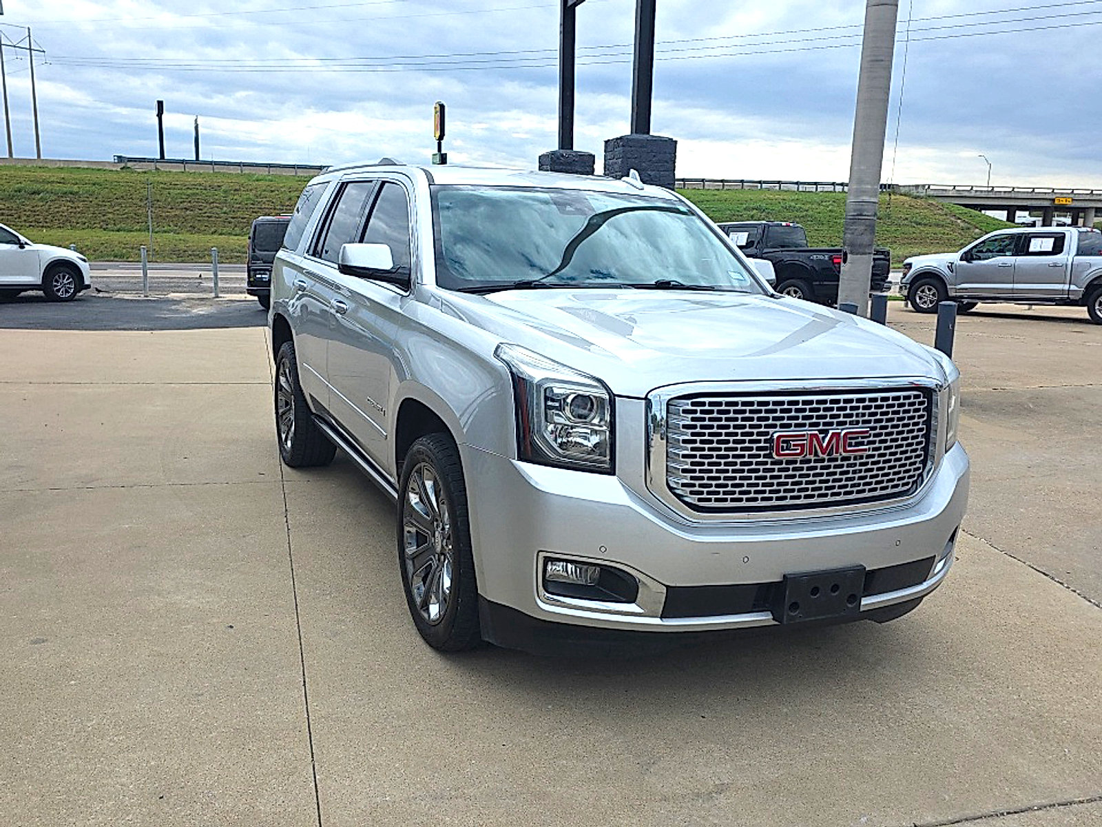 Used 2016 GMC Yukon Denali w/ Open Road Package RWD image 8