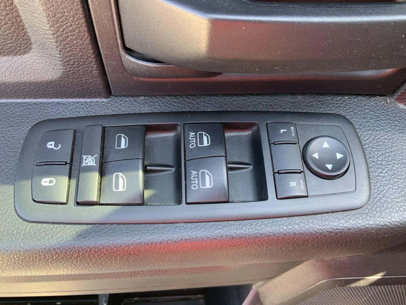 Used 2014 RAM 1500 Express AWD/4WD image 18