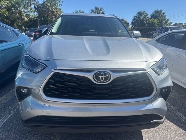 Used 2025 Toyota Highlander LE image 10