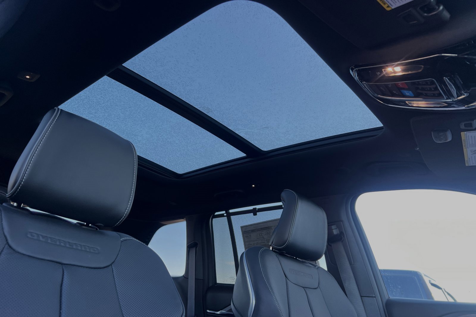 New 2024 Jeep Grand Cherokee Overland w/ Luxury Tech Group IV image 15