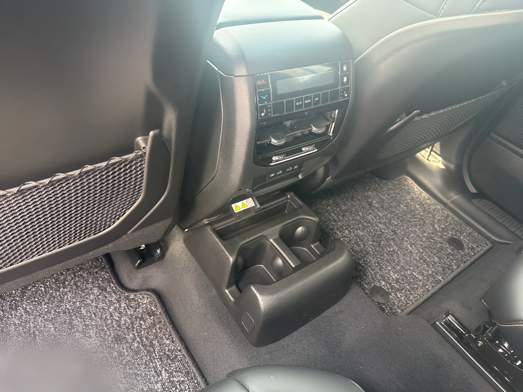 New 2026 Jeep Grand Cherokee L Limited AWD/4WD image 13