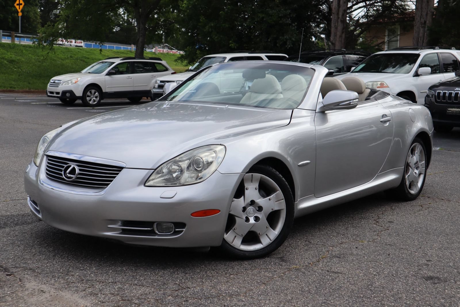 Used 2009 Lexus SC 430 Convertible RWD image 2