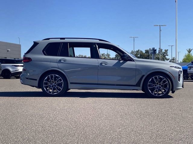 Used 2025 BMW X7 M60i image 4