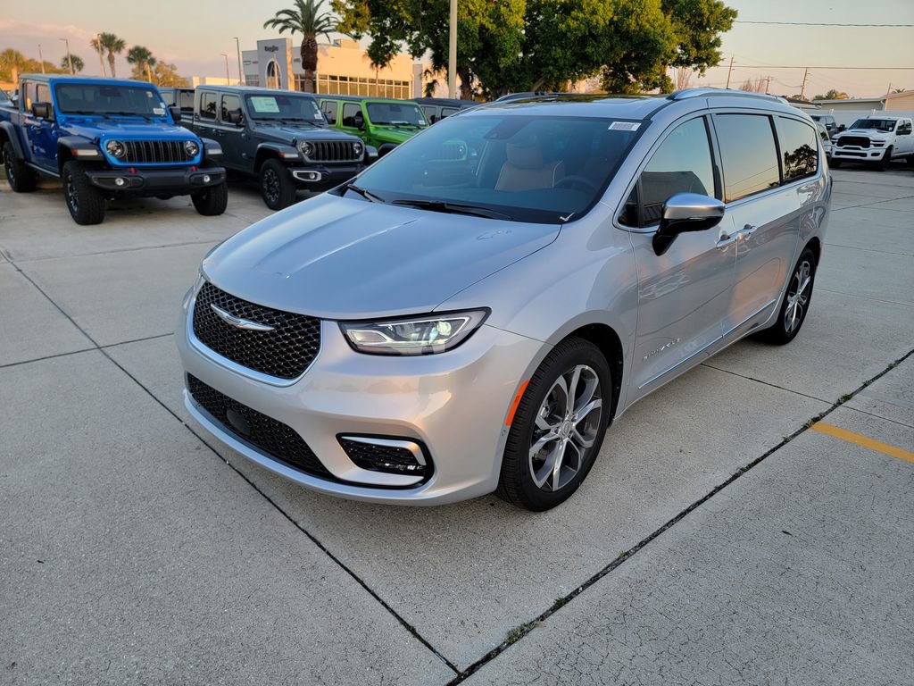 New 2026 Chrysler Pacifica Pinnacle image 1