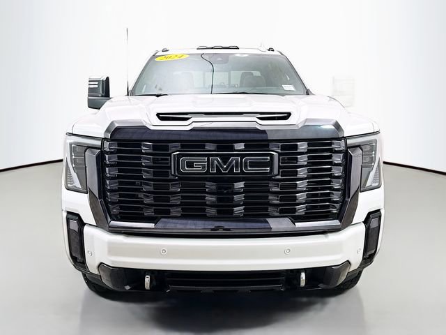Used 2024 GMC Sierra 2500 Denali Ultimate image 2