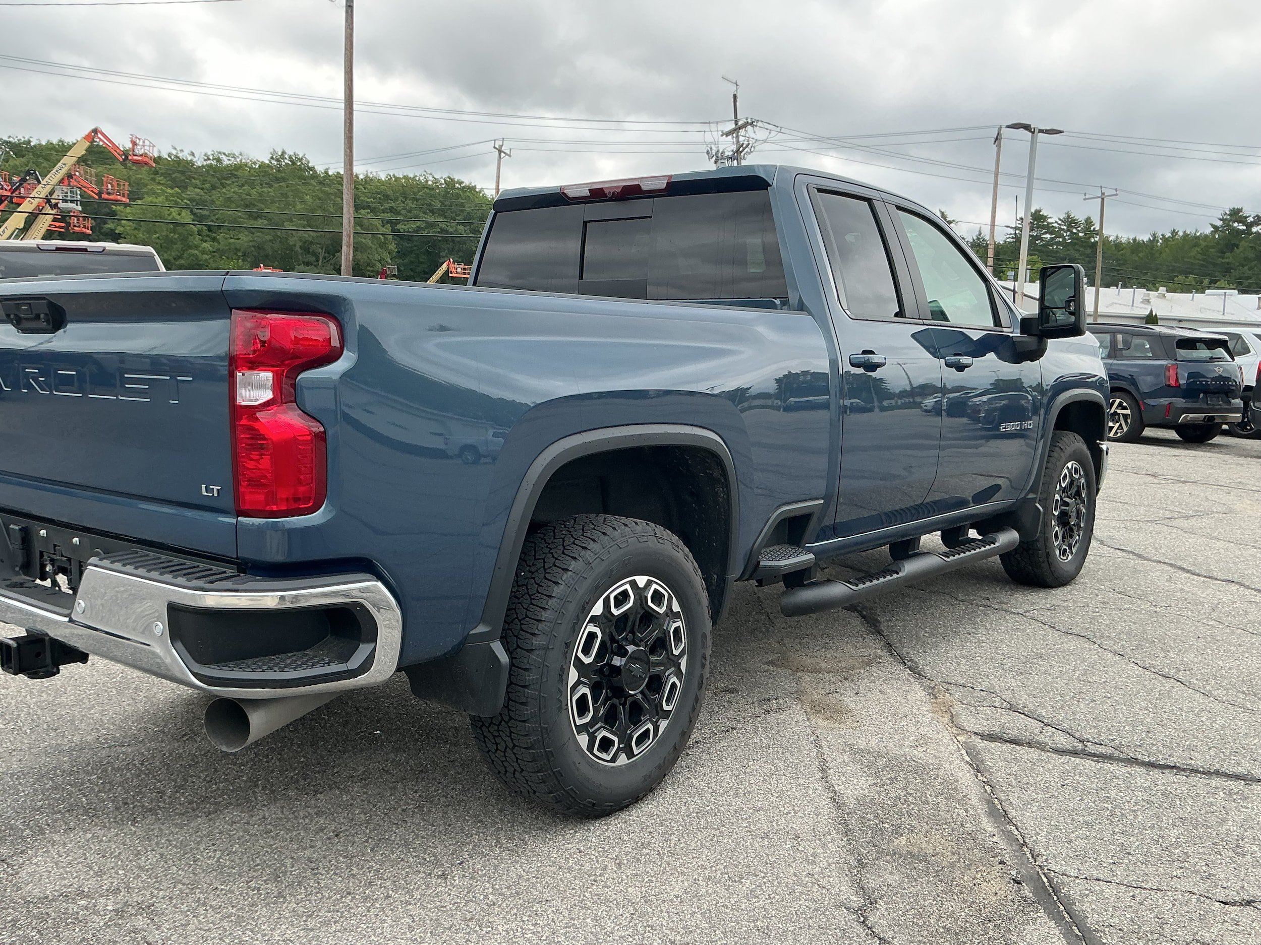 Certified 2025 Chevrolet Silverado 2500 LT w/ Safety Package AWD/4WD image 4