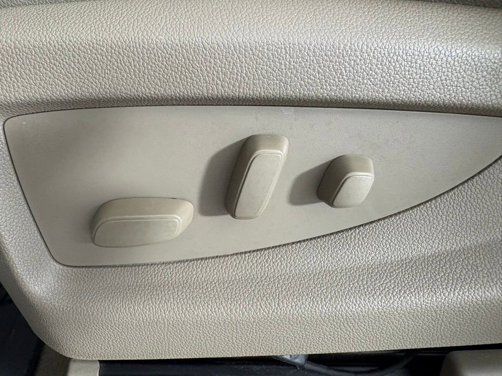 Used 2019 GMC Yukon SLT w/ Open Road Package AWD/4WD image 14