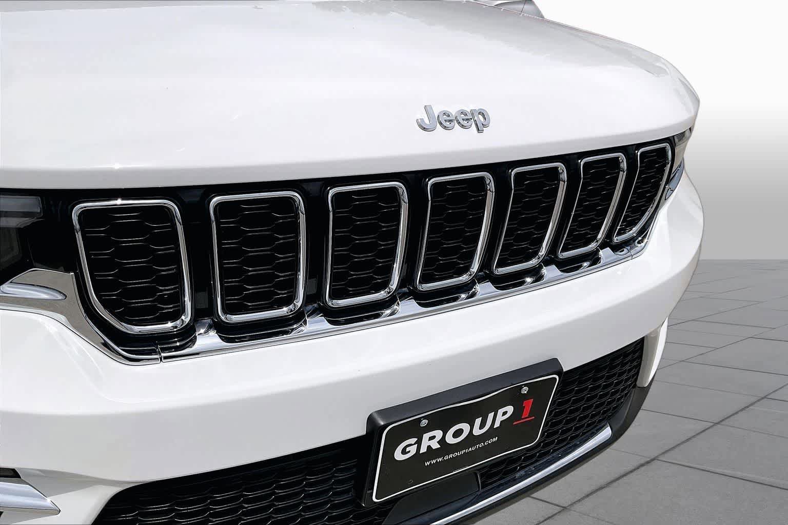 Used 2023 Jeep Grand Cherokee Limited w/ Trailer Tow Prep Group (B) RWD image 29