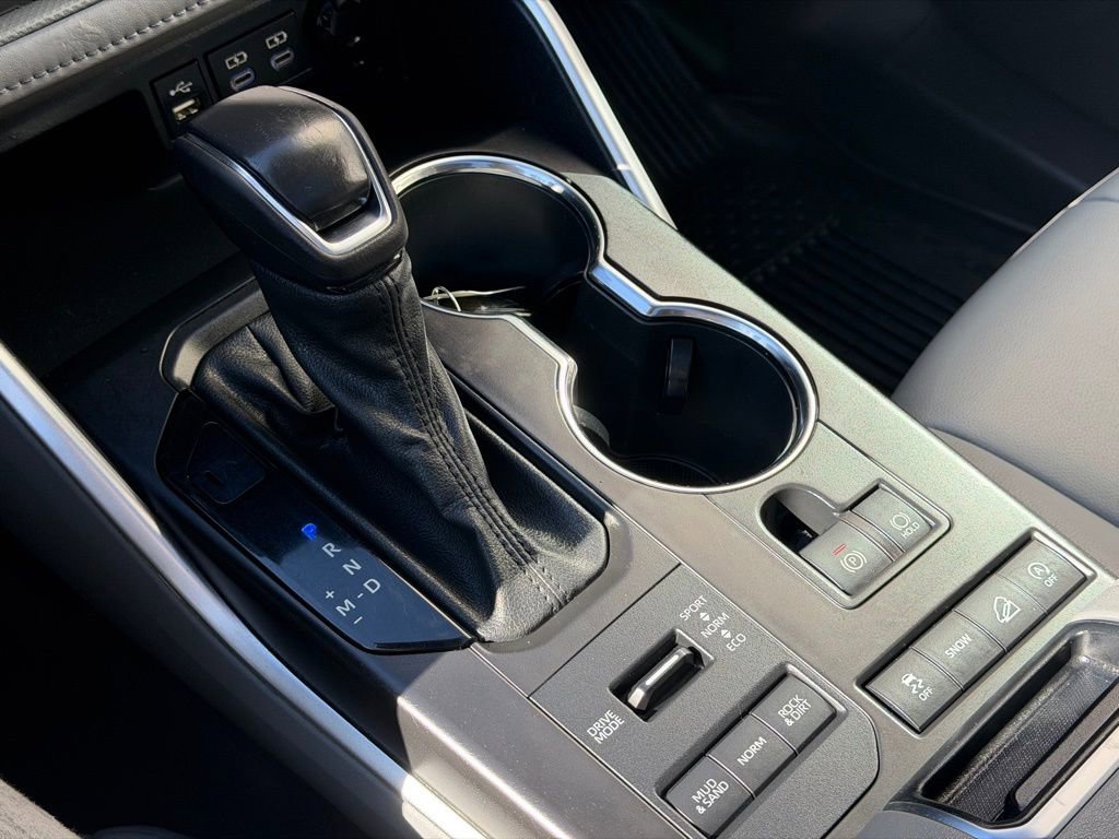 Used 2022 Toyota Highlander XLE image 15