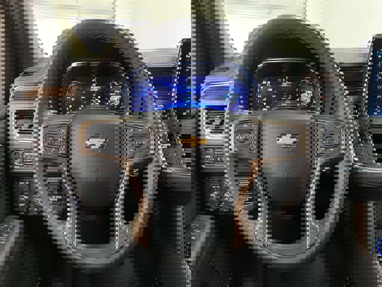 Used 2024 Chevrolet Tahoe High Country w/ Premium Package image 19