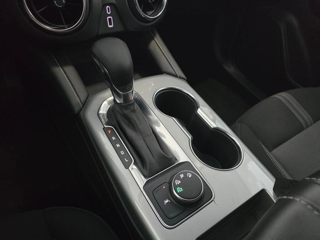 Used 2025 Chevrolet Blazer LT image 32