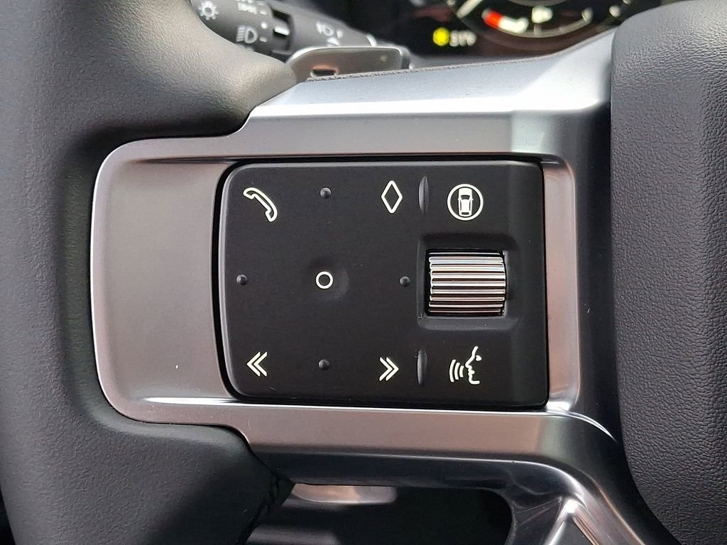 Used 2025 Land Rover Discovery S AWD/4WD image 18