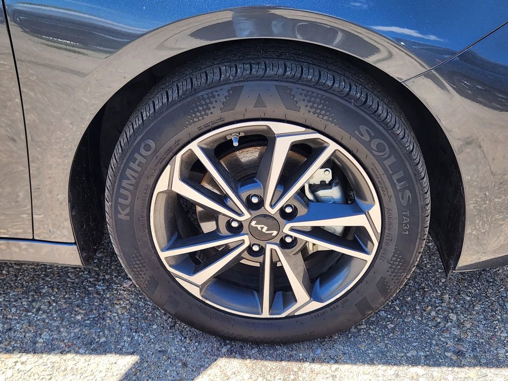 Certified 2024 Kia Forte LXS FWD image 14