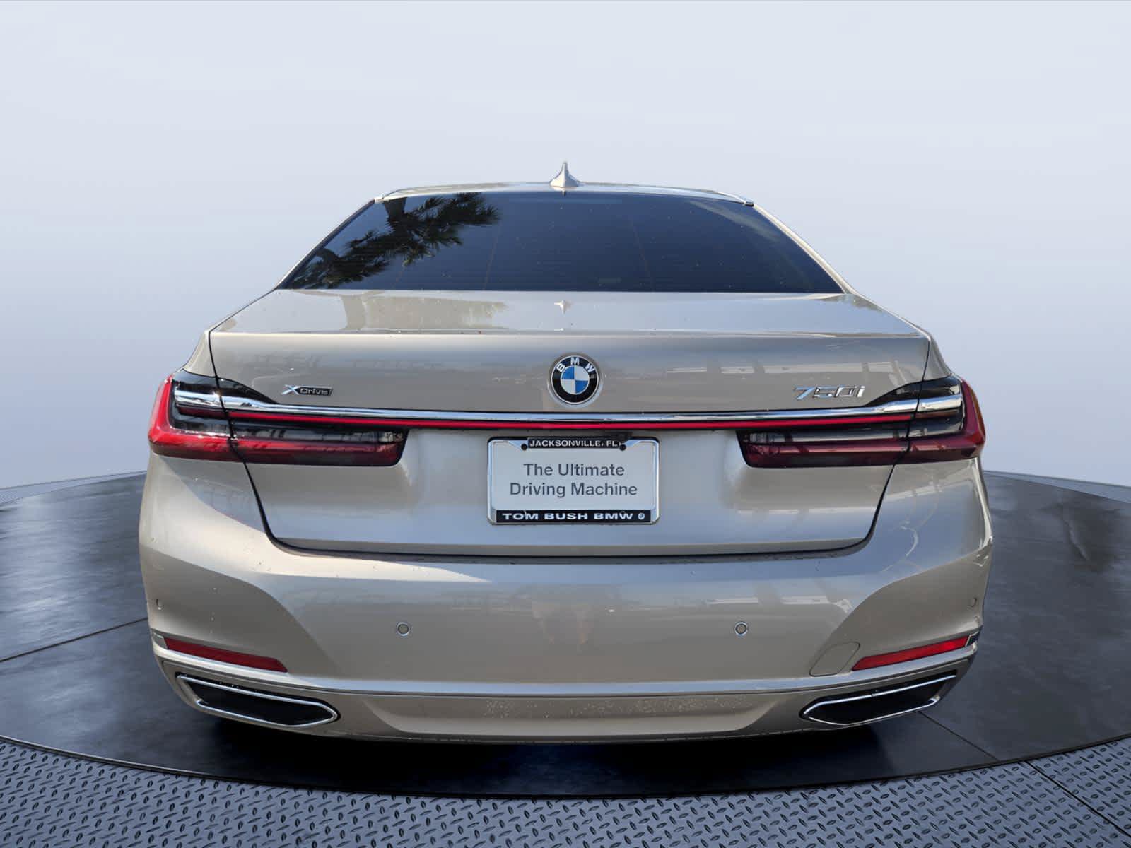 Used 2022 BMW 750i xDrive AWD/4WD image 5
