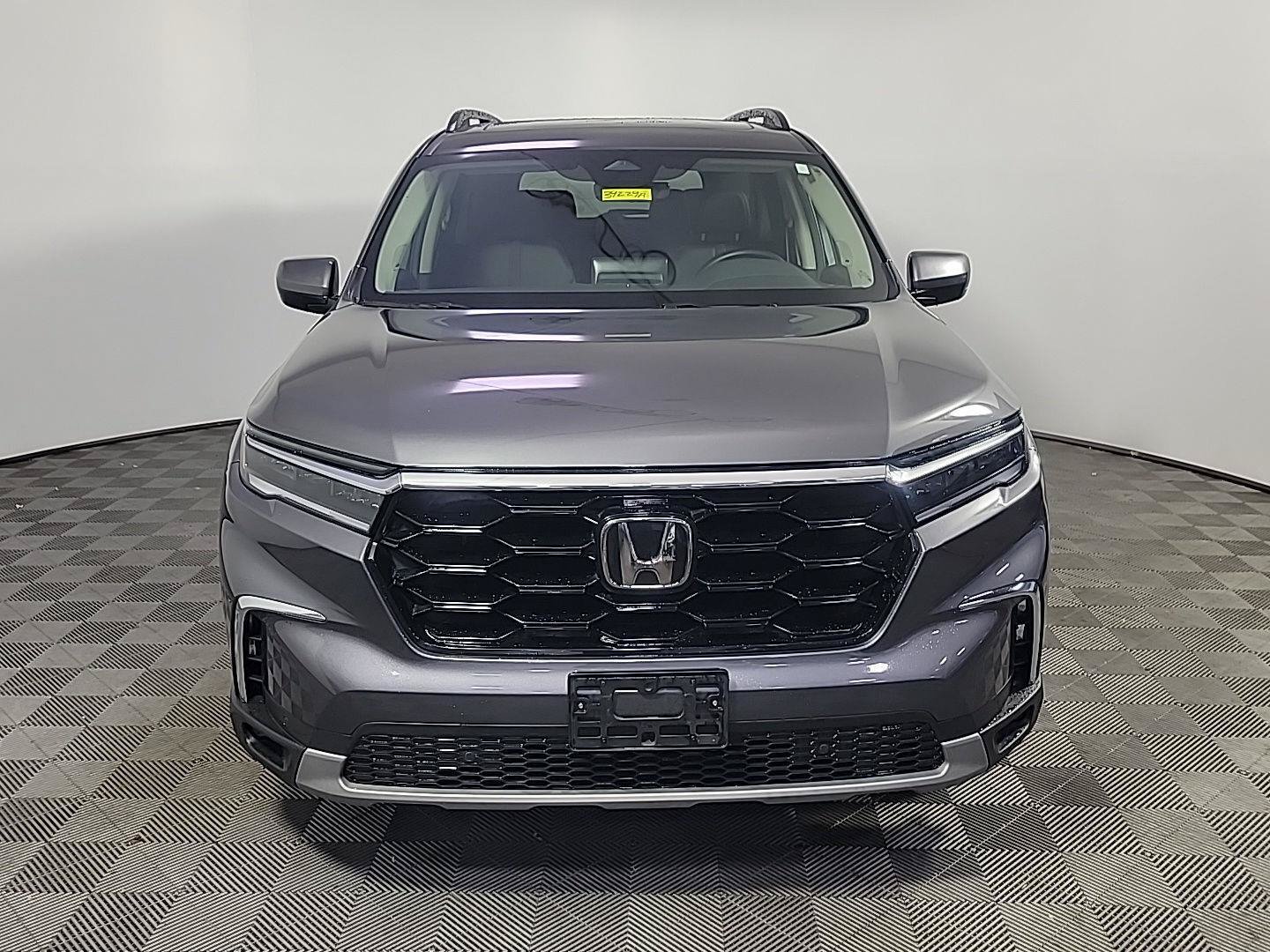 Certified 2025 Honda Pilot Touring image 13