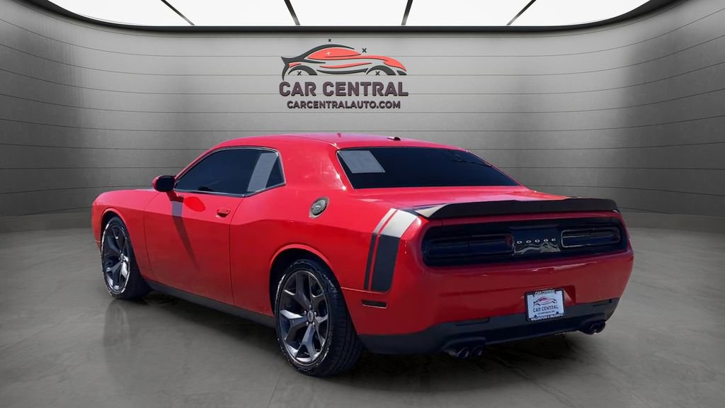 Used 2019 Dodge Challenger R/T image 3