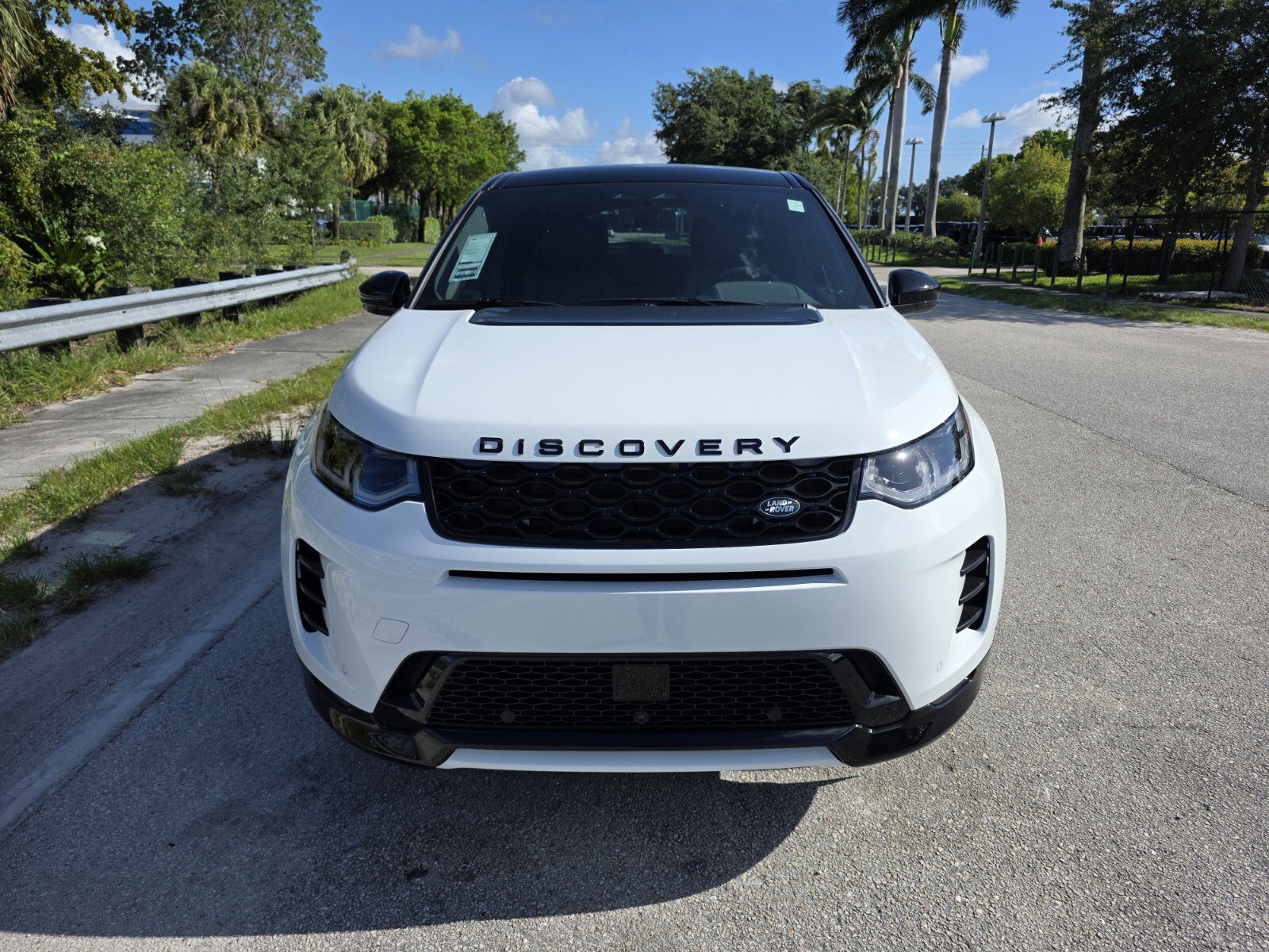 Used 2026 Land Rover Discovery Sport Landmark AWD/4WD image 8