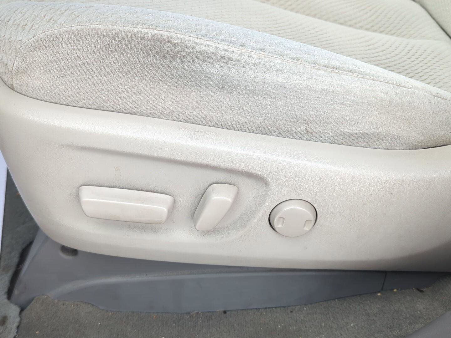 Used 2011 Toyota Sienna LE image 11