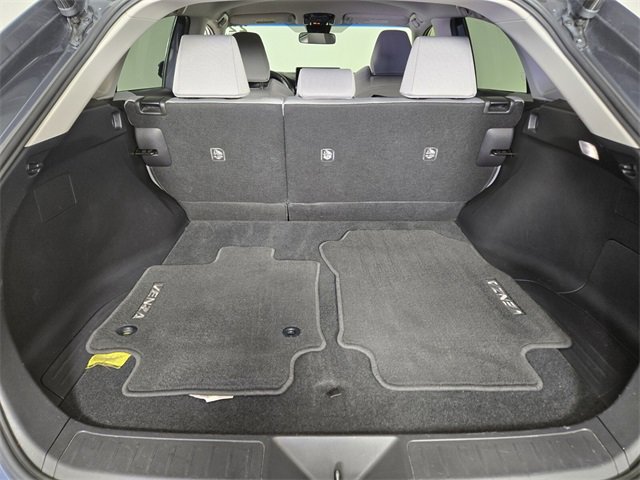 Used 2022 Toyota Venza LE image 17