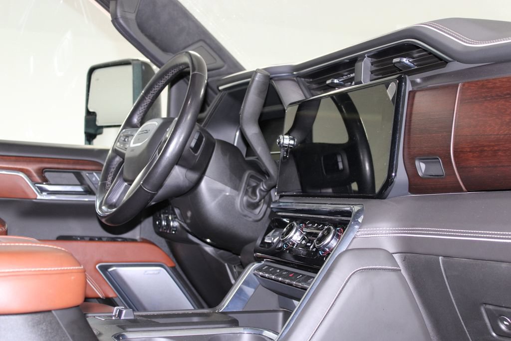 Used 2024 GMC Sierra 2500 Denali Ultimate AWD/4WD image 32