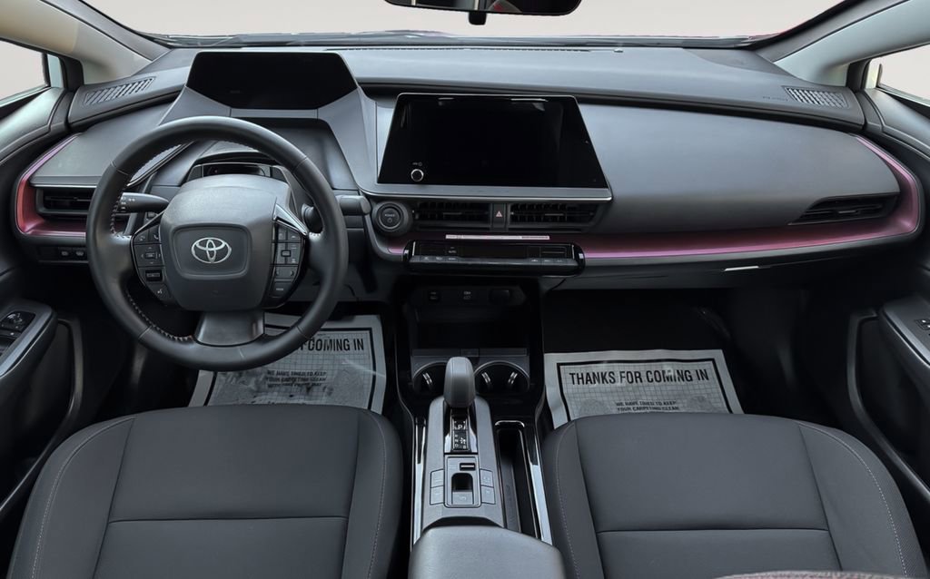 Used 2025 Toyota Prius Plug-In Hybrid image 16