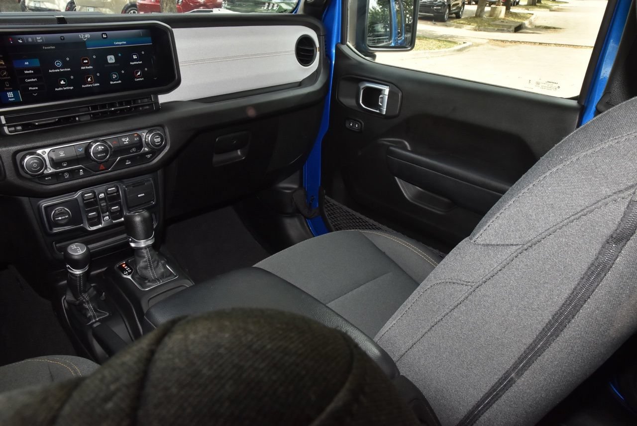 Used 2024 Jeep Wrangler Unlimited Sport AWD/4WD image 17