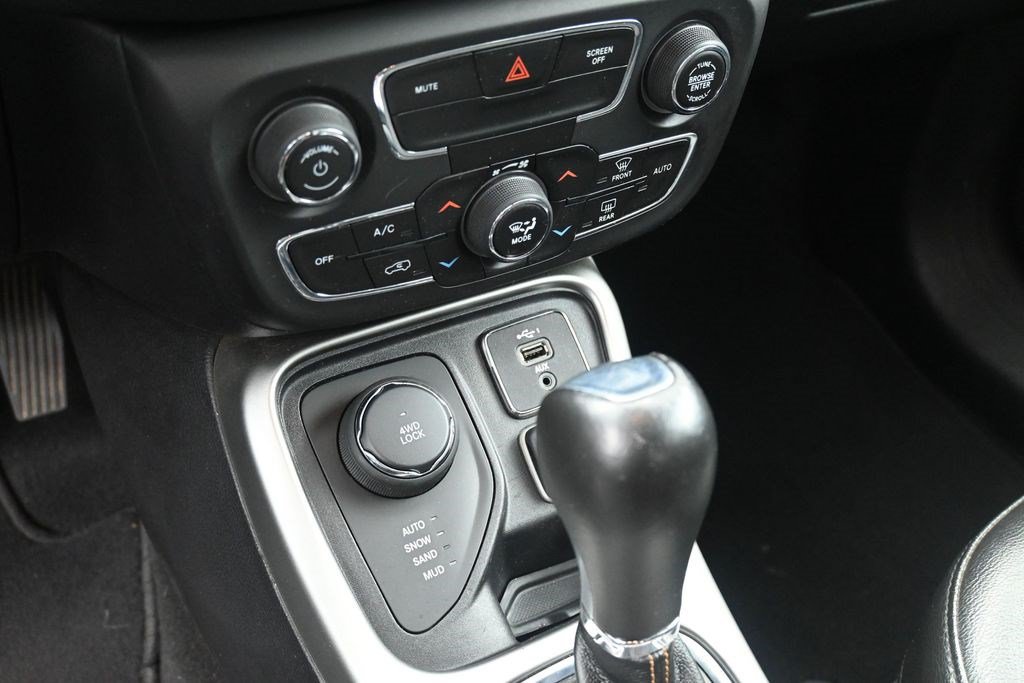 Used 2021 Jeep Compass Latitude AWD/4WD image 12