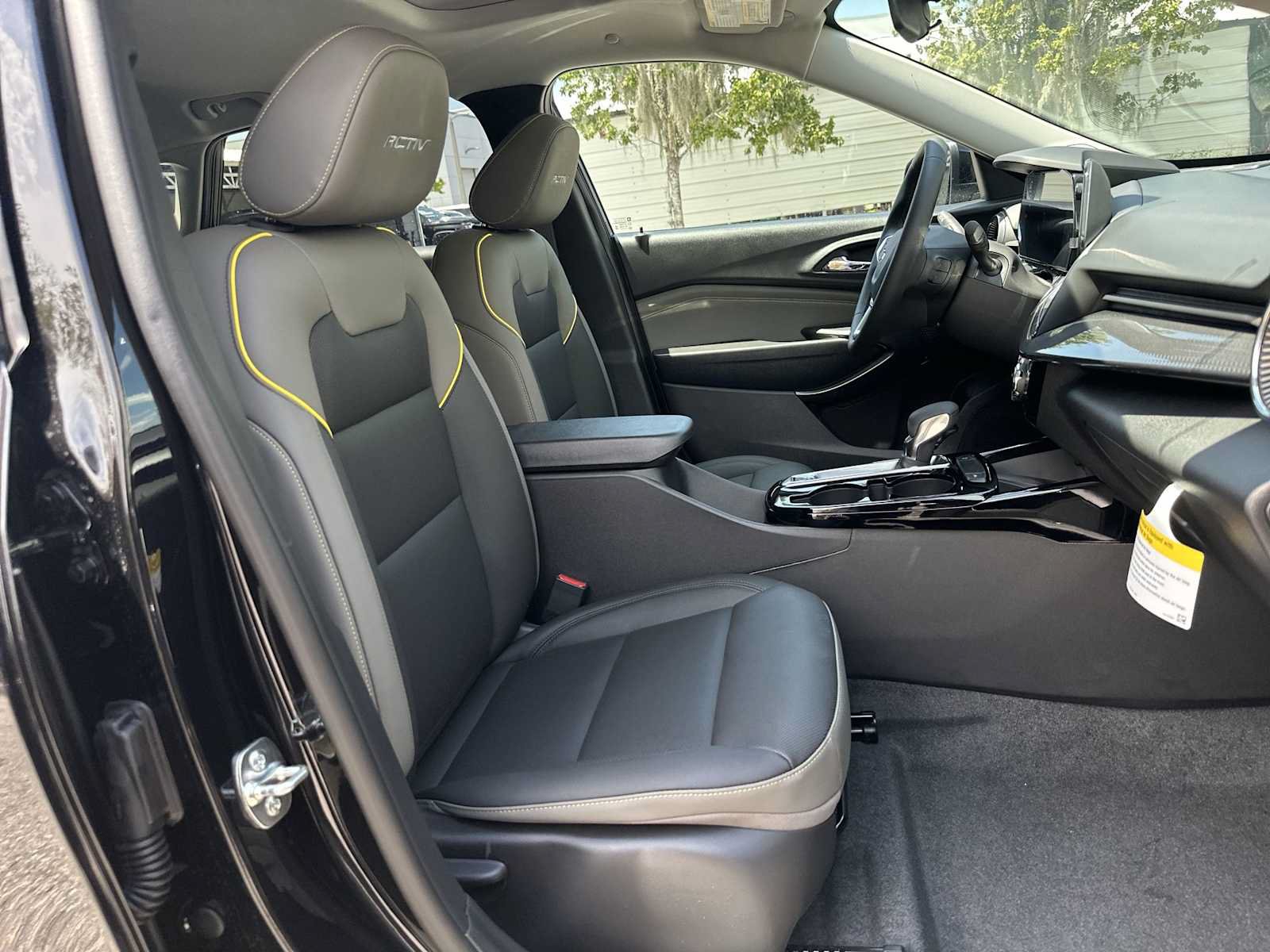 New 2026 Chevrolet Trax ACTIV w/ Sunroof Package FWD image 19