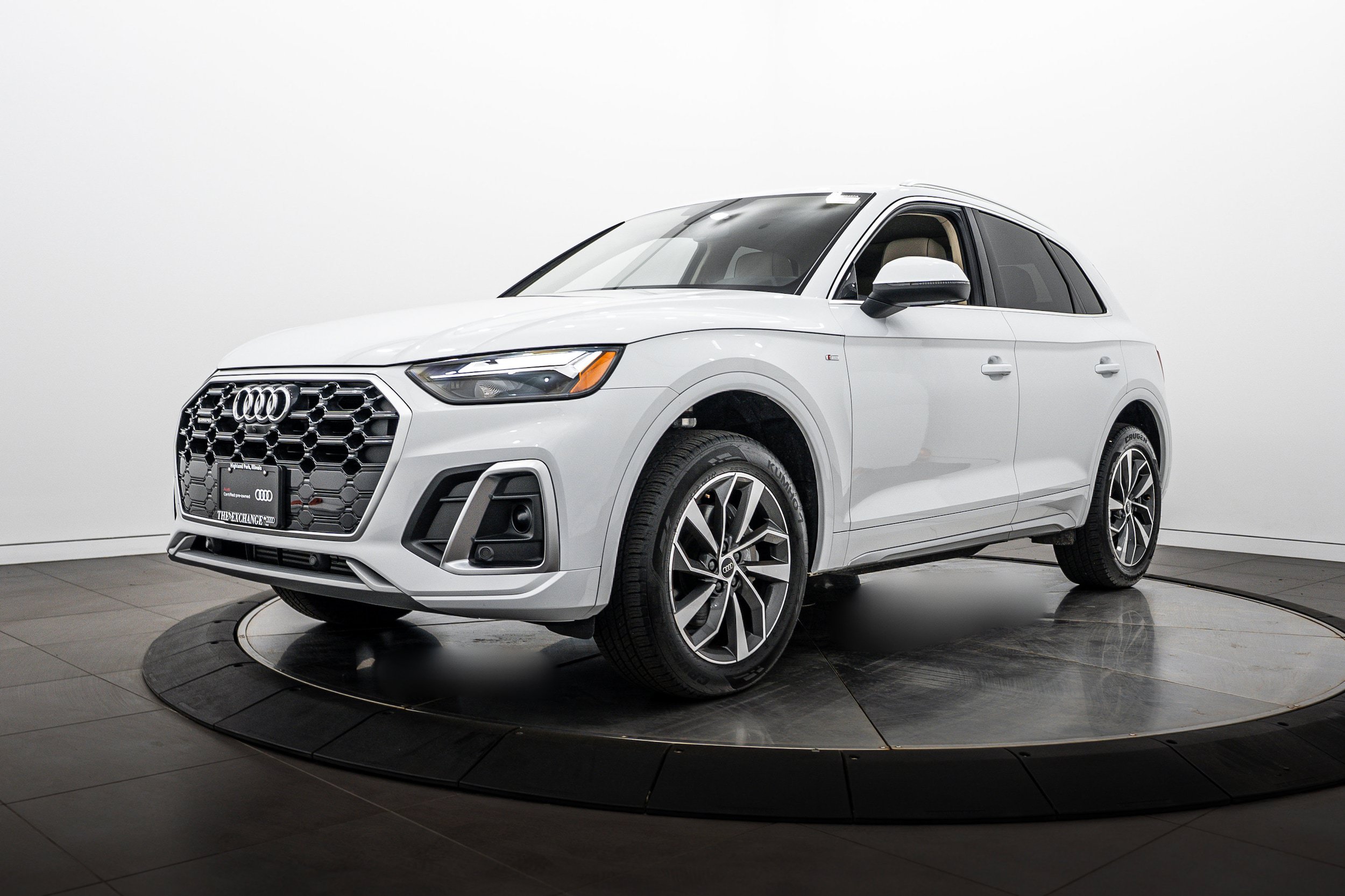Used 2024 Audi Q5 2.0T Premium Plus w/ Premium Plus Package AWD/4WD image 7