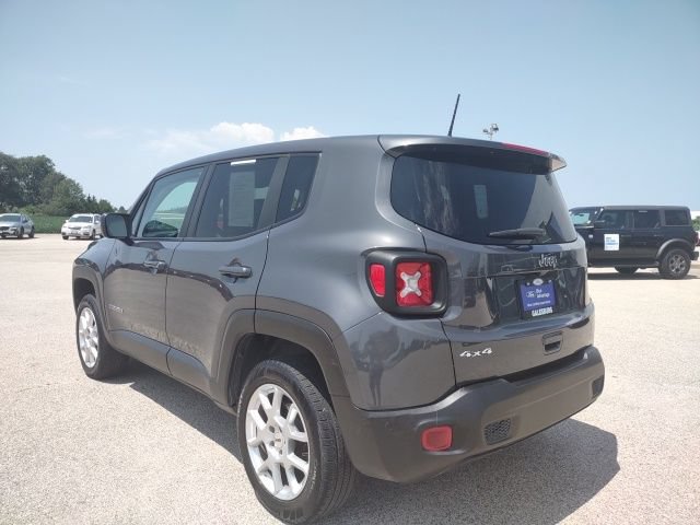 Used 2023 Jeep Renegade Latitude AWD/4WD image 3