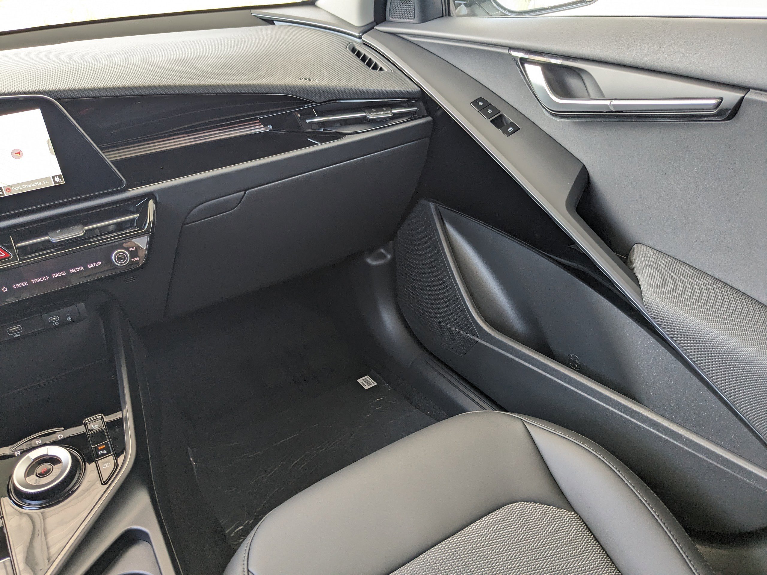 New 2025 Kia Niro Wind image 21