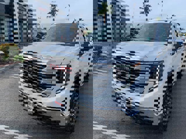 New 2026 GMC Sierra 1500 SLE w/ Preferred Package image 3