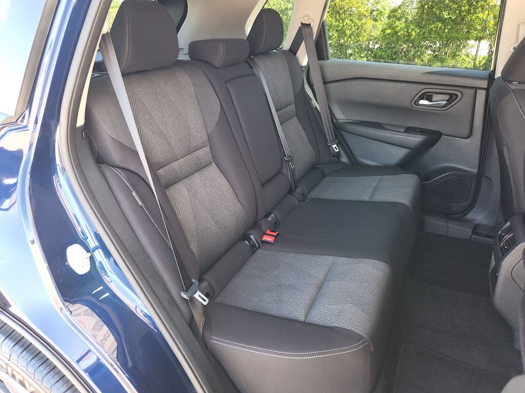 Used 2025 Nissan Rogue SV FWD image 15