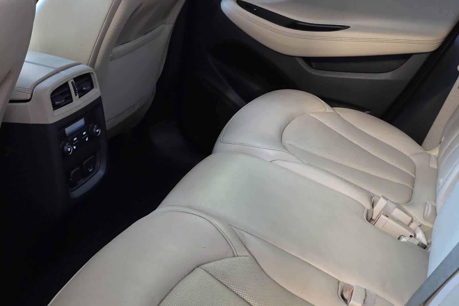 Used 2020 Buick Envision Premium w/ Driver Confidence Package AWD/4WD image 5