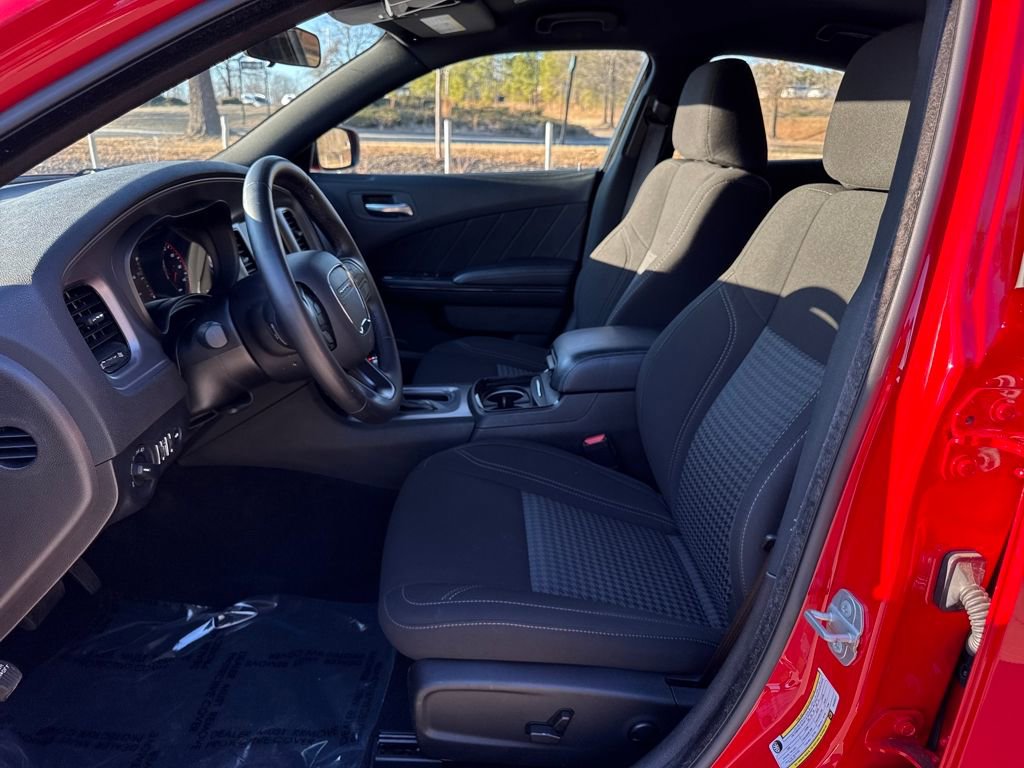 Used 2023 Dodge Charger SXT w/ Blacktop Package image 13
