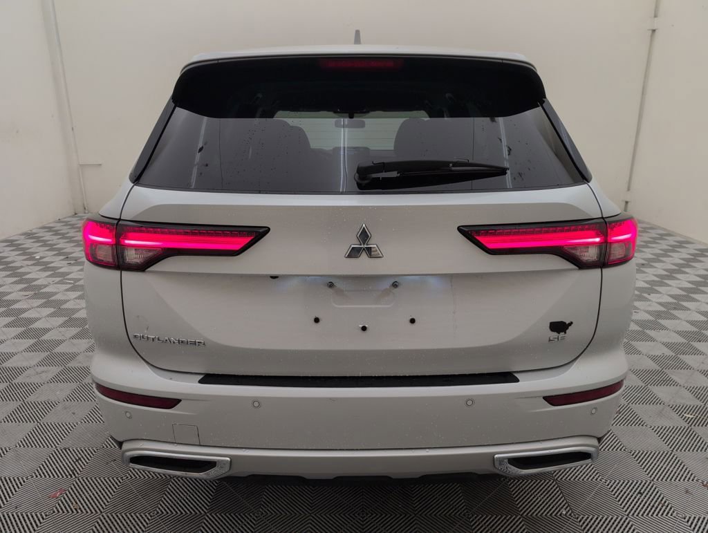 Used 2022 Mitsubishi Outlander SE image 23