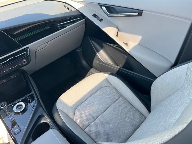 Certified 2024 Kia Niro Wave w/ Wave Preserve Package FWD image 15