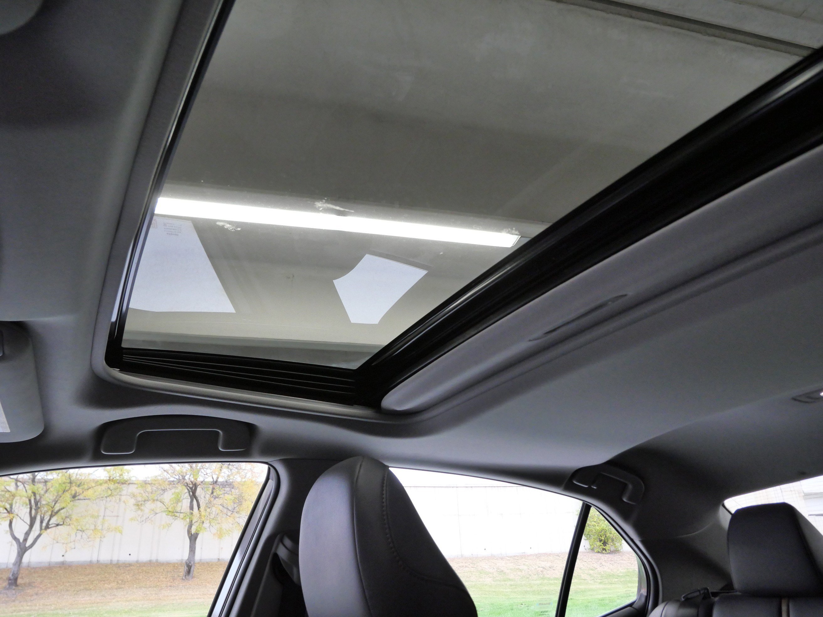 Certified 2018 Toyota Camry XLE image 33