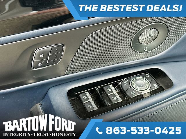 Used 2025 Lincoln Nautilus Reserve image 18