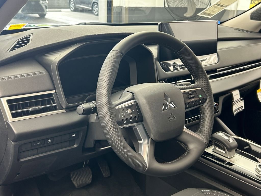 New 2026 Mitsubishi Outlander SE FWD image 16