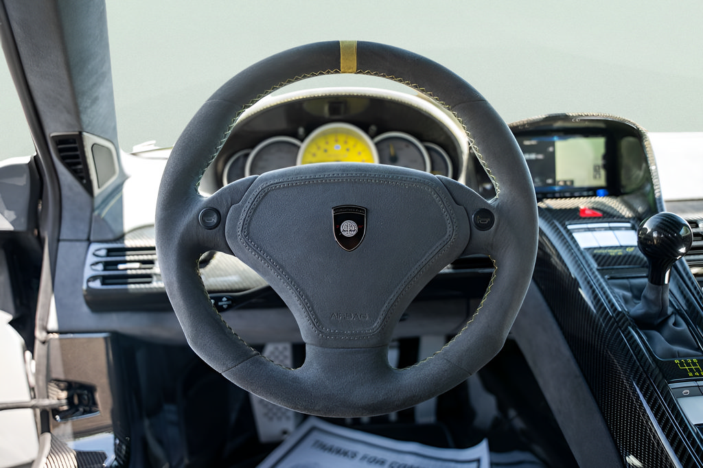 Used 2004 Porsche Carrera GT RWD image 24