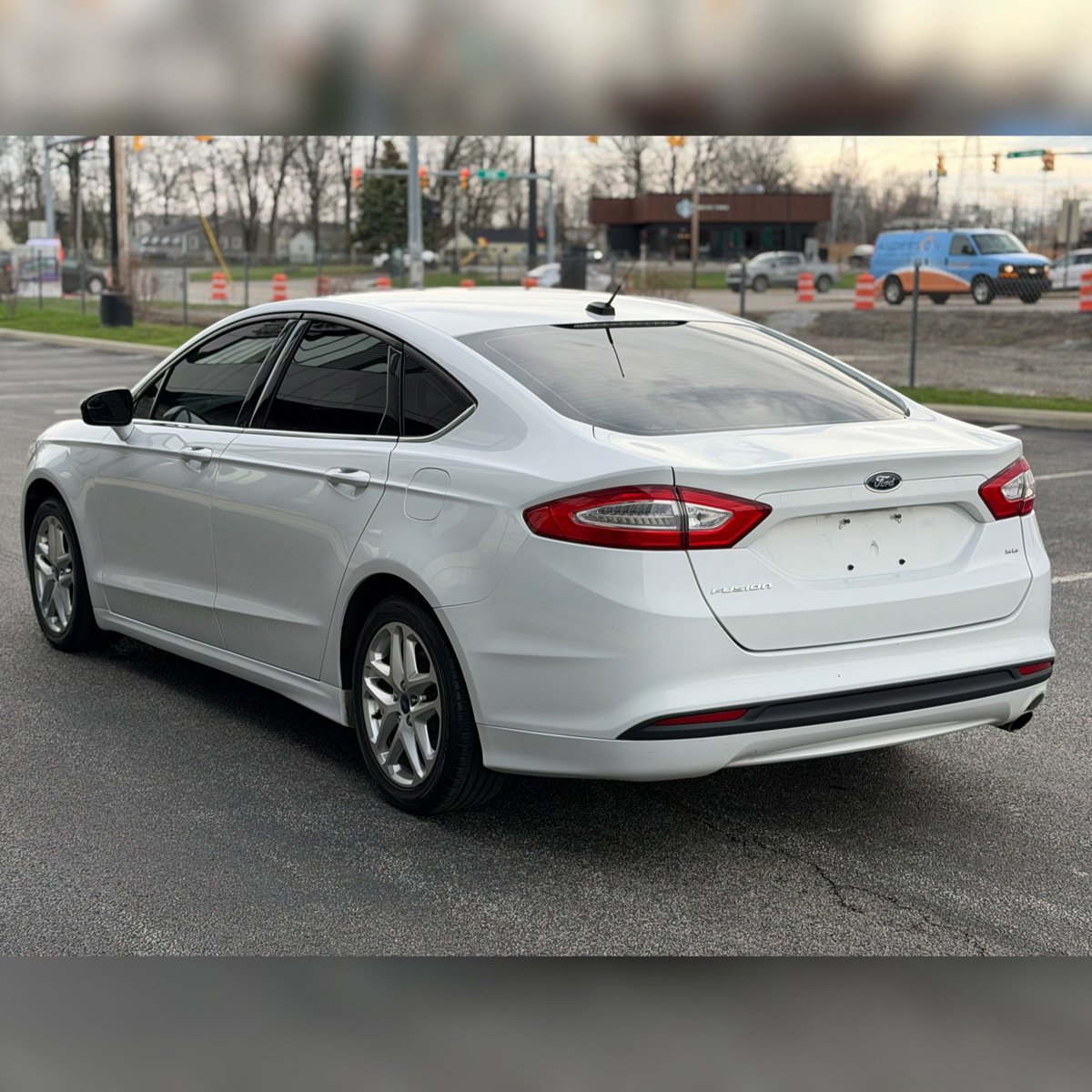 Used 2014 Ford Fusion SE image 3