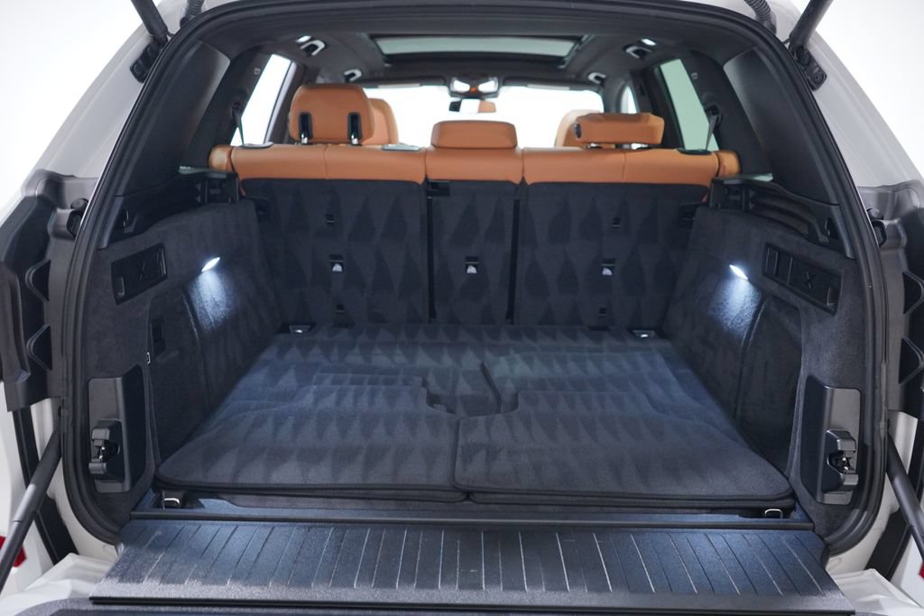 Used 2026 BMW X5 sDrive40i w/ M Sport Package RWD image 19