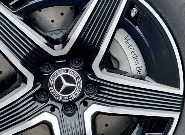 New 2025 Mercedes-Benz GLC 350e 4MATIC image 16