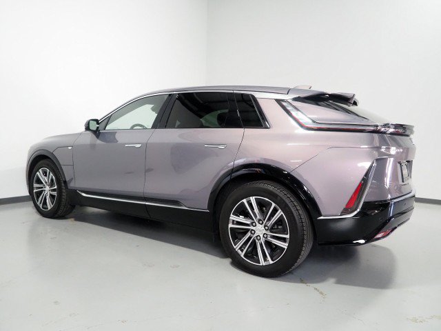 Used 2024 Cadillac Lyriq AWD Luxury image 8