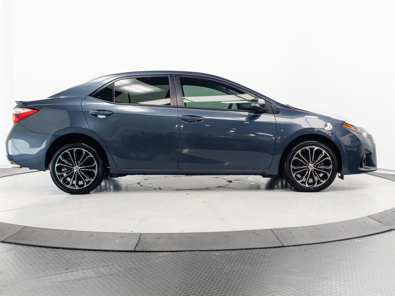 Used 2016 Toyota Corolla S FWD image 11